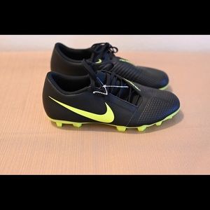 Brand NEW Nike Phantom Venom Cleats